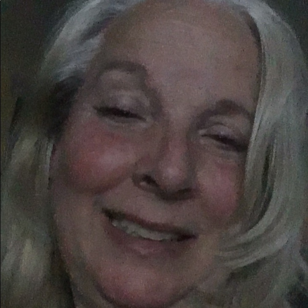 Meet your Posher, Pamela